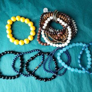 2/10$ Lot of 9 plastic colorful stretch bracelets